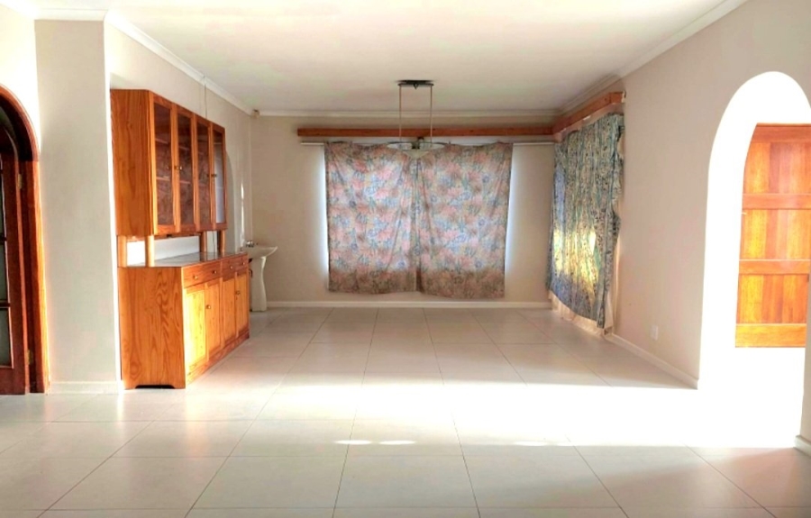 3 Bedroom Property for Sale in Uitenhage Central Eastern Cape
